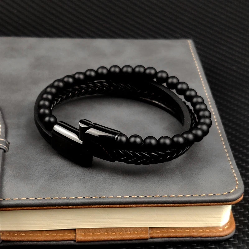 Pulseira Masculina Luxo 2026 em Couro e Aço Inoxidável – Fecho Magnético e Pedras Naturais