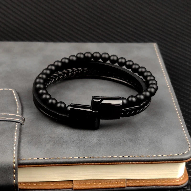 Pulseira Masculina Luxo 2026 em Couro e Aço Inoxidável – Fecho Magnético e Pedras Naturais