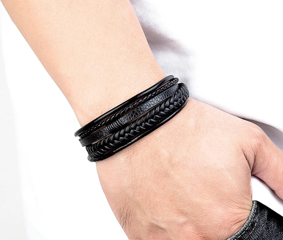 Pulseira Masculina XQNI Luxo em Couro Trançado – Multicamadas com Aço Inoxidável