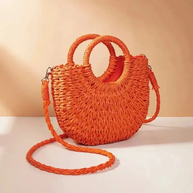 Bolsa de Praia Feminina em Palha Trançada – Formato Meia-Lua com Grande Capacidade e Estilo Verão