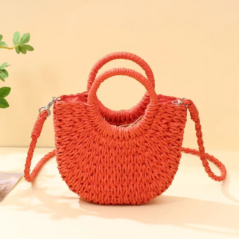 Bolsa de Praia Feminina em Palha Trançada – Formato Meia-Lua com Grande Capacidade e Estilo Verão