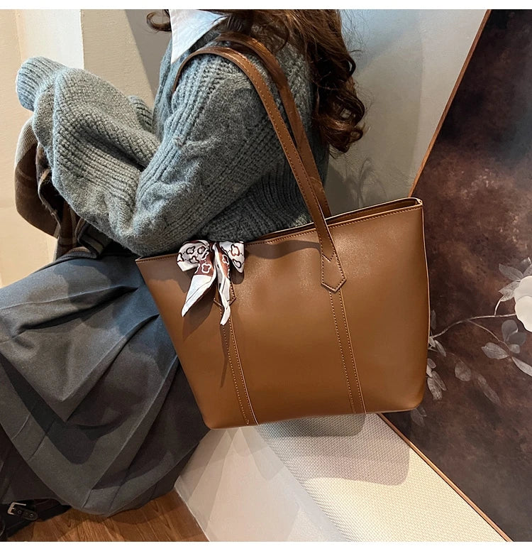Bolsa Feminina de Verão Preta – Grande Capacidade e Design Casual para Ombro