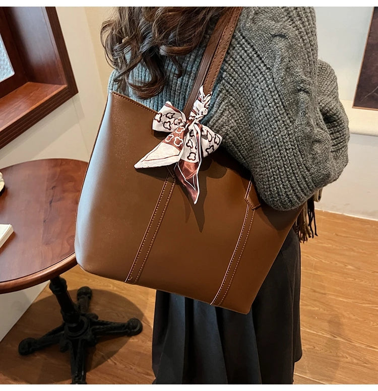 Bolsa Feminina de Verão Preta – Grande Capacidade e Design Casual para Ombro
