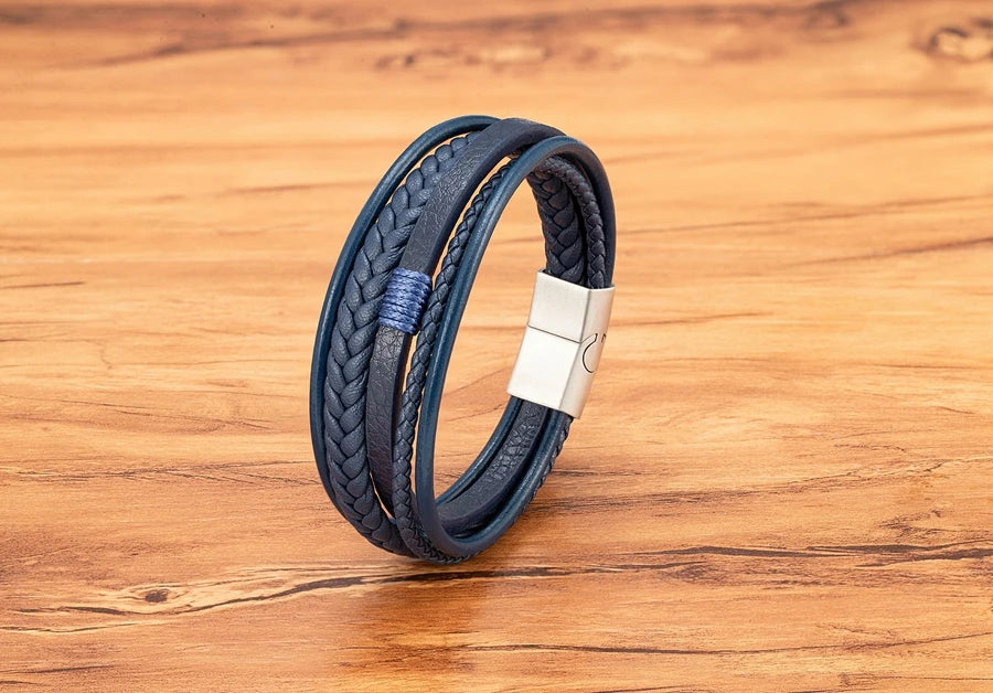 Pulseira Masculina XQNI Luxo em Couro Trançado – Multicamadas com Aço Inoxidável