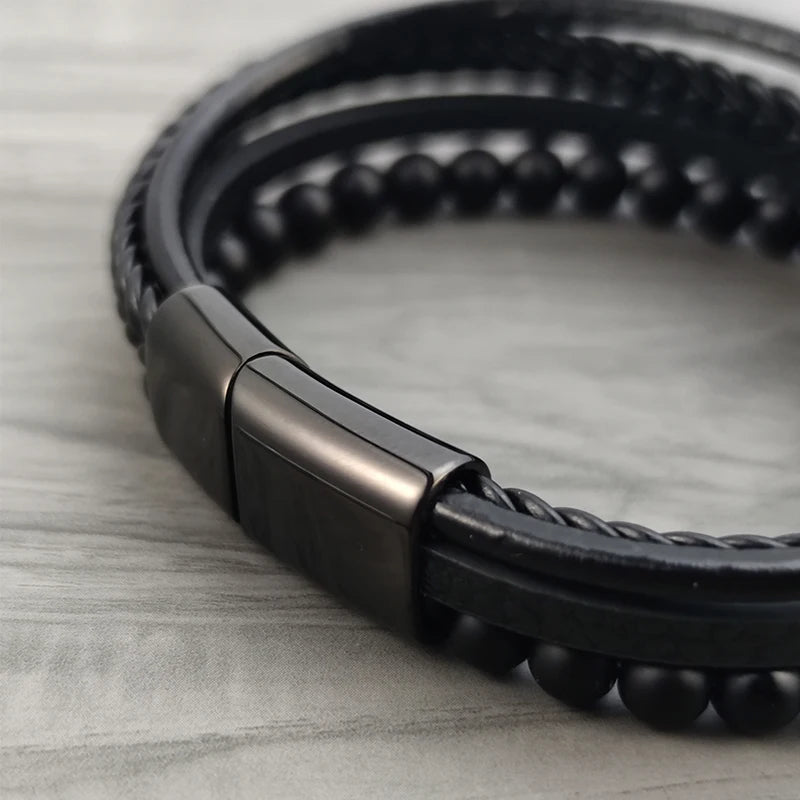 Pulseira Masculina Luxo 2026 em Couro e Aço Inoxidável – Fecho Magnético e Pedras Naturais