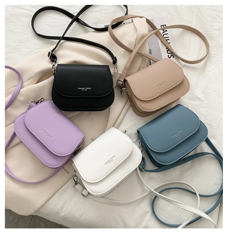 Bolsa Feminina Estilo Saddle em Couro PU – Bolsa Transversal Fashion com Correntes e Design Elegante