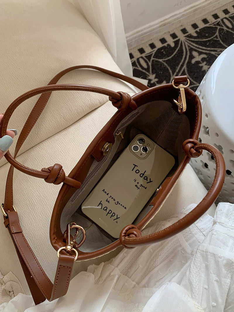 Bolsa de Palha Feminina de Ombro – Retrô, Fashion e Perfeita para Praia e Verão