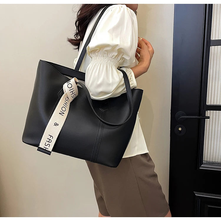 Bolsa Feminina de Verão Preta – Grande Capacidade e Design Casual para Ombro