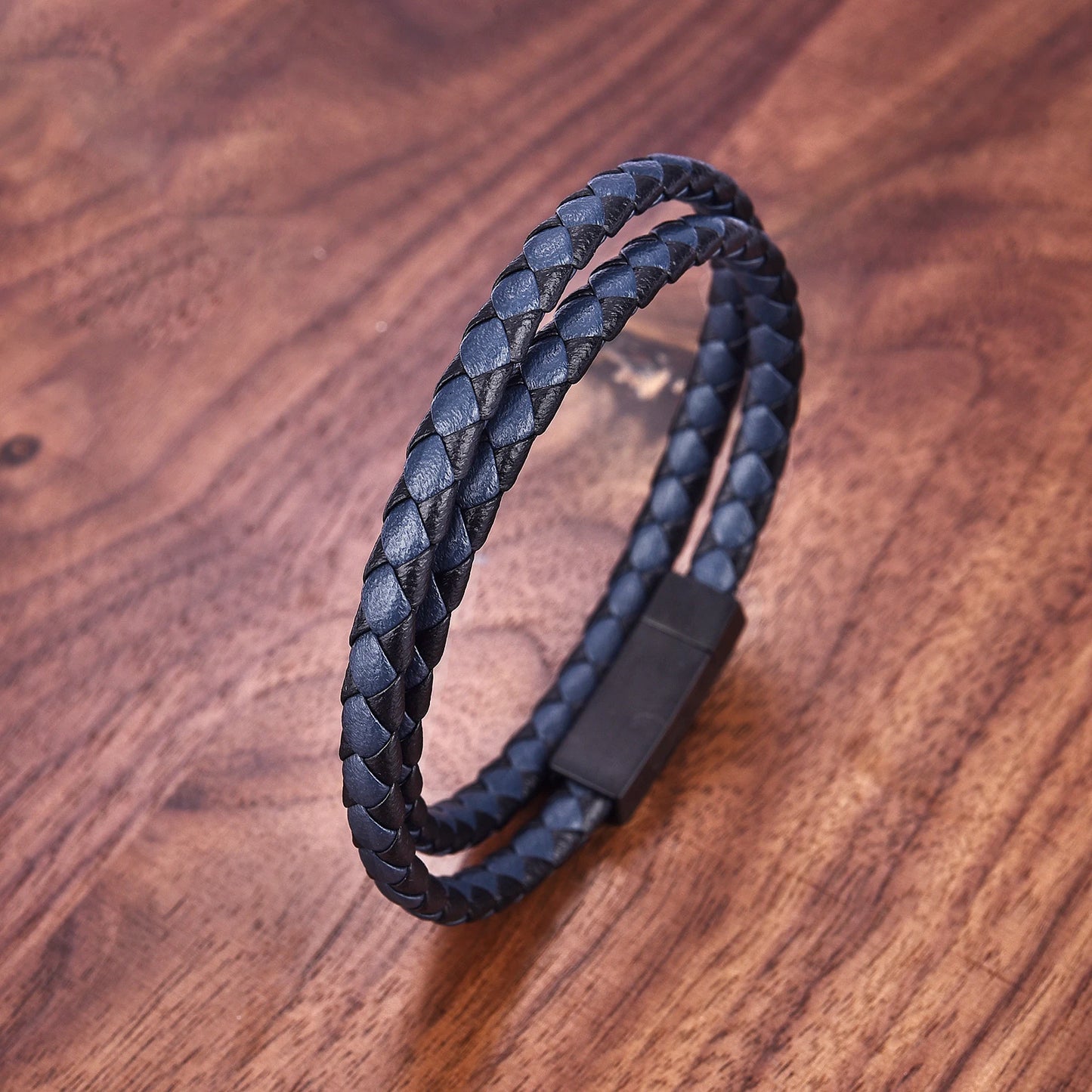 Pulseira Masculina em Couro Preto – Dupla Camada com Detalhe em Aço Inoxidável