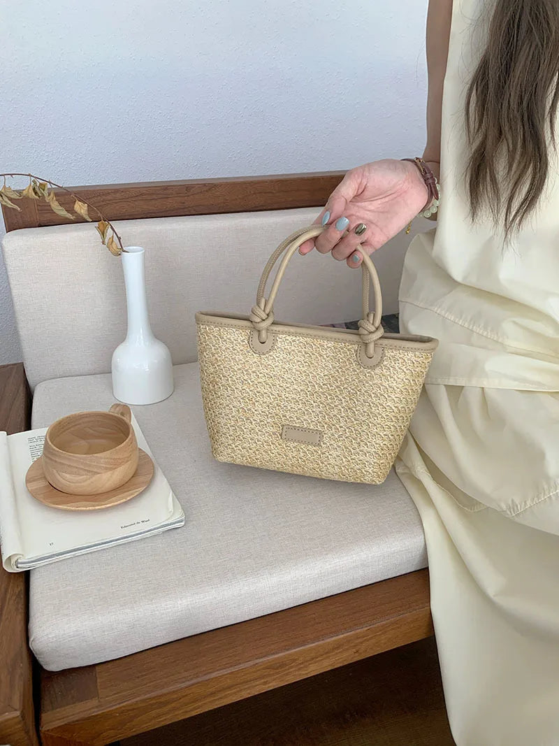 Bolsa de Palha Feminina de Ombro – Retrô, Fashion e Perfeita para Praia e Verão