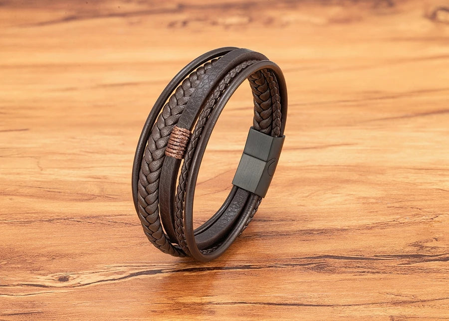 Pulseira Masculina XQNI Luxo em Couro Trançado – Multicamadas com Aço Inoxidável