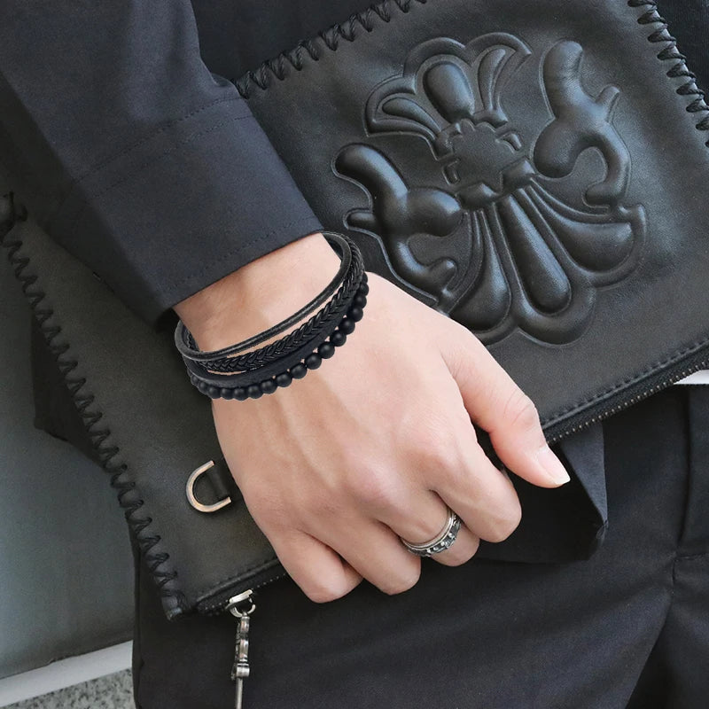 Pulseira Masculina Luxo 2026 em Couro e Aço Inoxidável – Fecho Magnético e Pedras Naturais