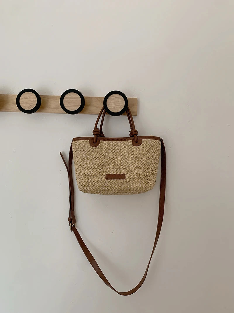 Bolsa de Palha Feminina de Ombro – Retrô, Fashion e Perfeita para Praia e Verão