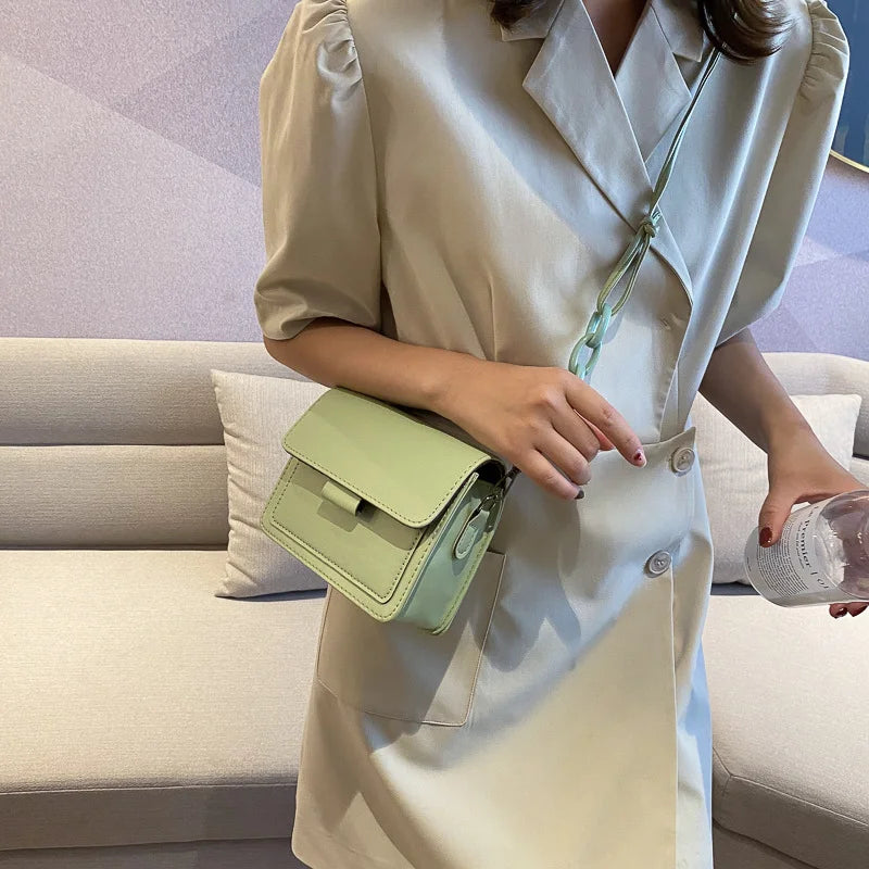 Bolsa Feminina em Couro PU – Designer Clássico, Compacta e Elegante para Viagens e Uso Diário