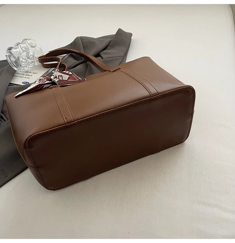 Bolsa Feminina de Verão Preta – Grande Capacidade e Design Casual para Ombro