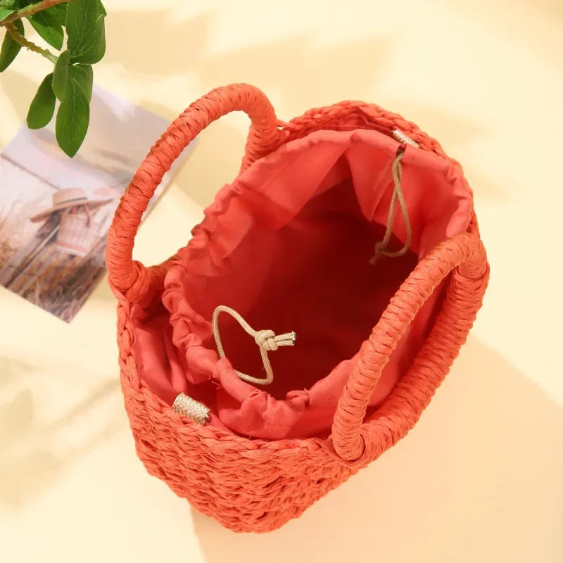 Bolsa de Praia Feminina em Palha Trançada – Formato Meia-Lua com Grande Capacidade e Estilo Verão