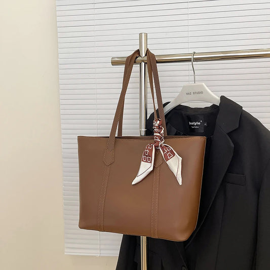 Bolsa Feminina de Verão Preta – Grande Capacidade e Design Casual para Ombro