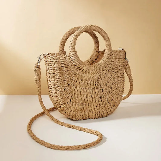 Bolsa de Praia Feminina em Palha Trançada – Formato Meia-Lua com Grande Capacidade e Estilo Verão