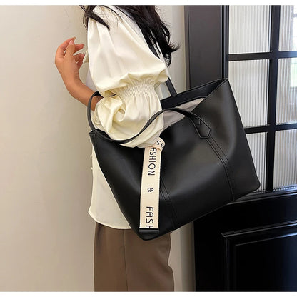 Bolsa Feminina de Verão Preta – Grande Capacidade e Design Casual para Ombro