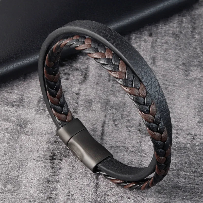 Pulseira Masculina em Couro Preto – Dupla Camada com Detalhe em Aço Inoxidável